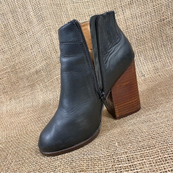 Jeffrey Campbell Boots Bootie Hanger Ankle Gray Leather Stack Heel Sz 6.5 M - Picture 9 of 11